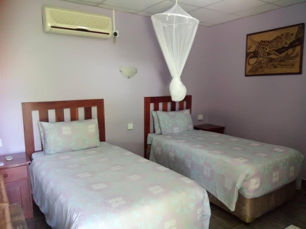Gloria'S Bed And Breakfast Лівінґстон Екстер'єр фото