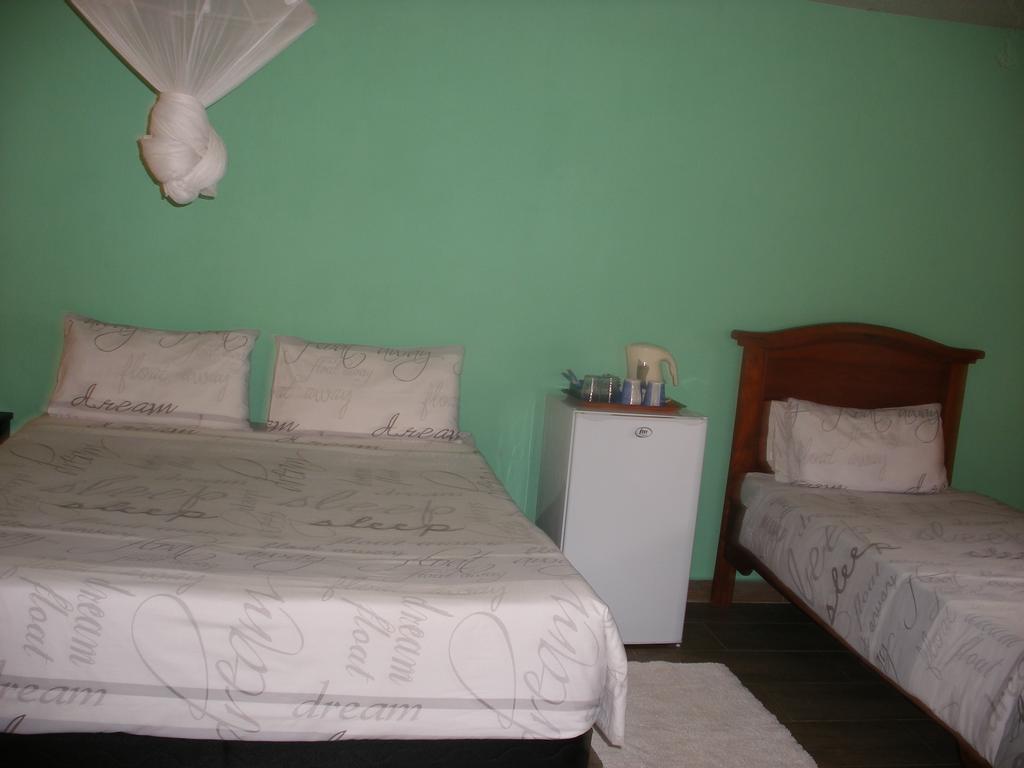 Gloria'S Bed And Breakfast Лівінґстон Екстер'єр фото
