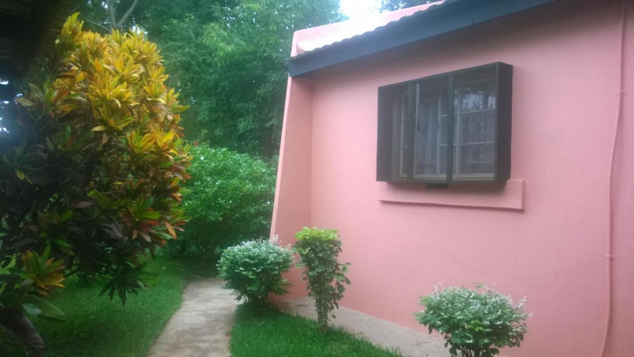 Gloria'S Bed And Breakfast Лівінґстон Екстер'єр фото