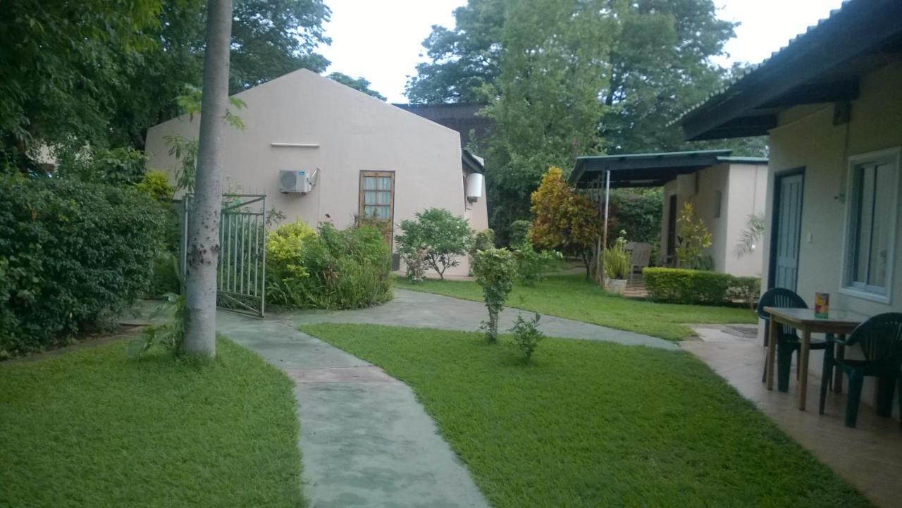 Gloria'S Bed And Breakfast Лівінґстон Екстер'єр фото
